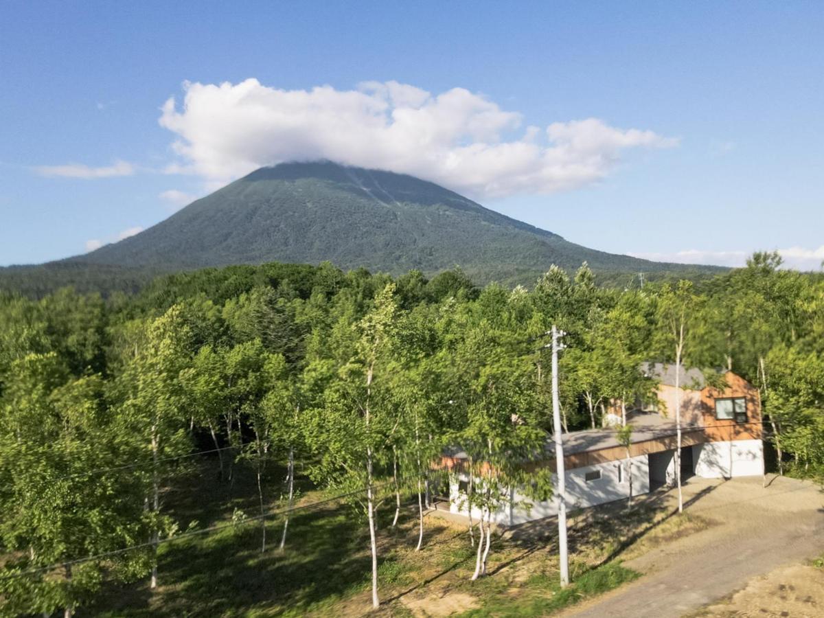 Coboushi オモヤ Guest House Niseko Exterior photo